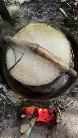 Gula aren / gula kaung hasil dari nira aren yang pokoknya punya aroma yang khas dan rasa yang dijamin manis :) #warungbanten #cibeberlebak