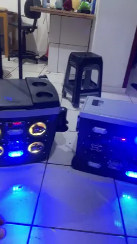 Caixa térmica com som e leds rodinhas #caixatermicacomsom #fyp #caixatermica #som #fypシ゚ 