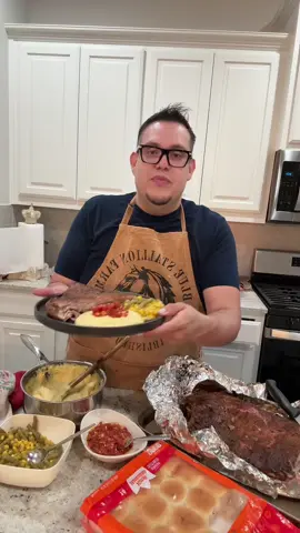 Dinner is ready, how many ribs y’all want? 