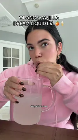 this flavor is so beyond good thanks to @Liquid I.V. #liquidivpartner #orangevanilladream #electrolytes 