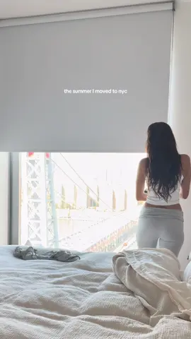never gets old ❤️ (I actually moved in the winter but this trend is cute) #nyc #newyork #newyorkcity #apartment #nycapartment 