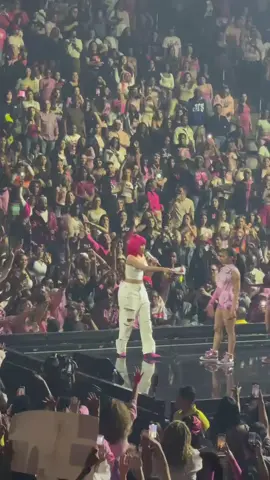 #nickiminaj #fentysuperbrandday 