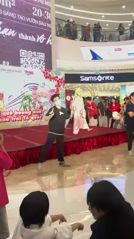 lọ vương tới đây mấy con gà tránh ra #wibu #cosplayanime #cosplayers #lovuong #momixi 