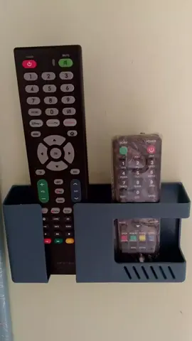 multifunctional wall mounted storage Box Punch -free Mobile Phone and Remote control ❤️❤️  pa click ng yellow basket 🥰