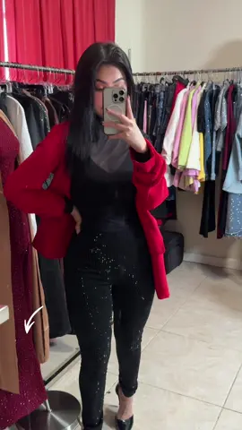 Rhinestone leggings 😍 #fyp #trendyleggings #leggingsoftiktok #rhinestone #concertoutfit 