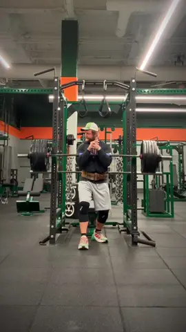 The steps are getting smoother, which only means one thing @viecky. The road to 6 plates is getting closer. #ZercherCarries #Lifting #StarWars #Anakin 