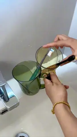 Kệ để bàn chải đánh răng thông minh #banchaidanhrang #kededodanang #xuhuong #viral 