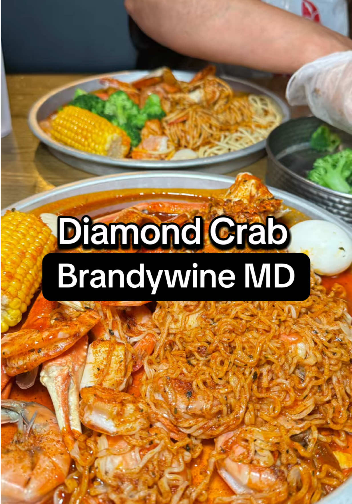 Who doesn’t love a good seafood boil ?  I recently checked out @diamondcrabdmv , 15810 Crain Highway, Brandywine, Maryland 20613 Here’s what we got : AYCE seafood boils $53.99 Mango fruit tea  Hennessy margarita  Boom boom shrimp Crab balls Hush puppies They are currently running the special for the fruit teas: buy two get one free, but not for long !  #dmvfoodie #dmvfood #dmvlife #marylandfoodies #marylandfood 