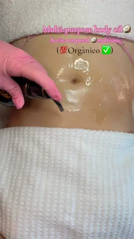 Aceite de coco 🥥 producto orgánico para hidratar y cuidar tu piel y quede como de bb suave y calida ✨🙌🏻Recomendado porq lo bueno se comparte chicas te lo dejo en el carrito por si lo quieres 