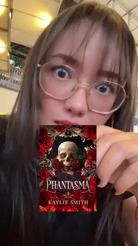 Recomendacion de lectura en español para los que amen el Romantasy ❤️😍📚 Phantasma de Kaylie Smith #BookTok #lectora #nuevolibro #spicy #romantasy 