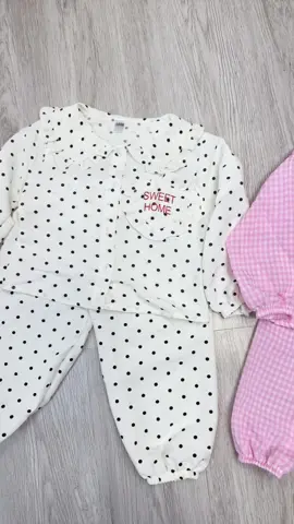 Thu đến rồi k thể thiếu những set pijama cho bé gái. Chất đũi mềm mát với 2 tone màu #pijama #pijamabegai #pijamabebe #xuhuong #thoitrangtreem 