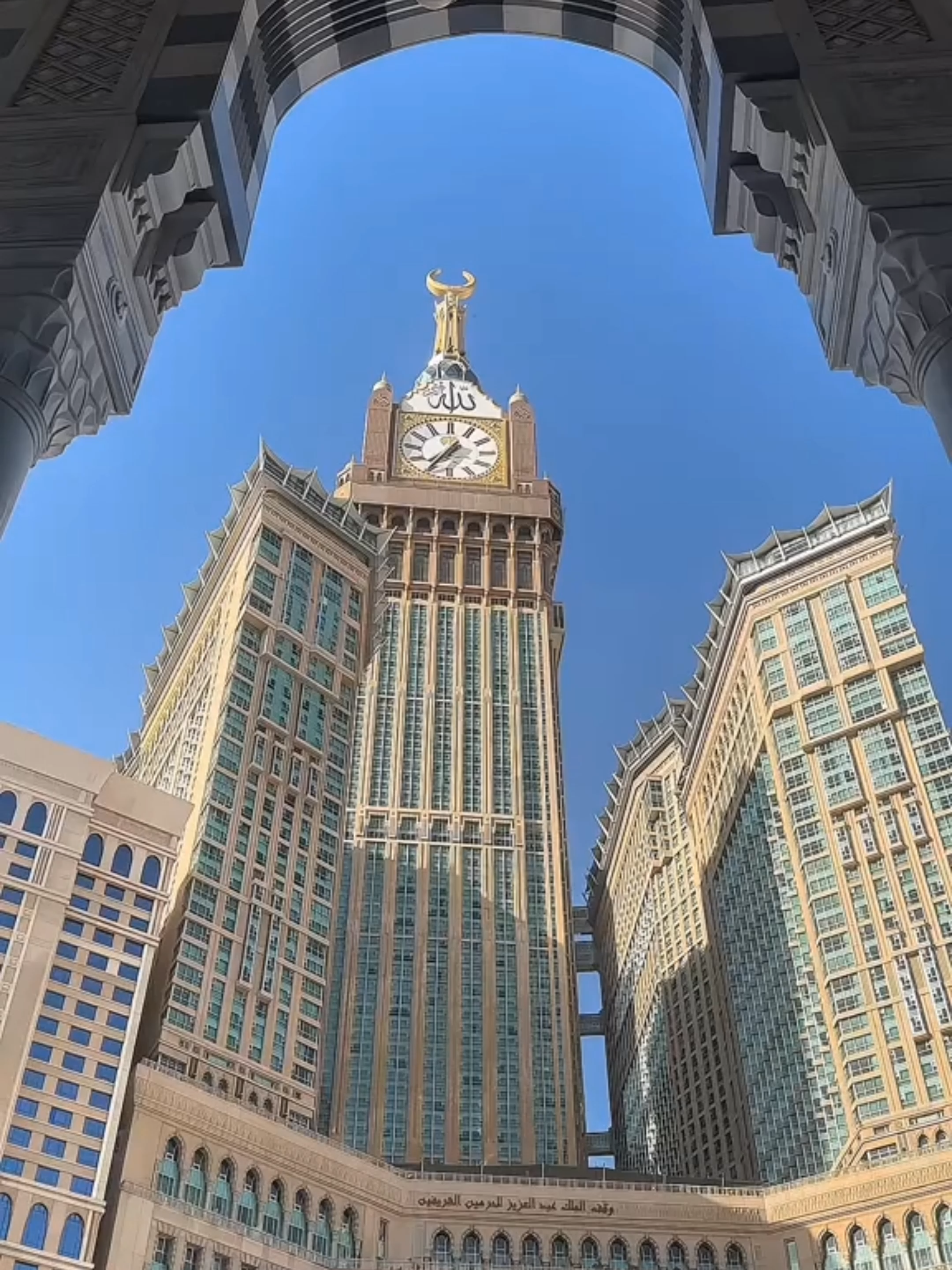 Setiap langkah di tanah suci adalah doa, setiap hembusan napas adalah rasa syukur. Ibadah umrah bukan sekadar perjalanan, tapi panggilan hati untuk mendekat kepada Allah SWT. #pelitatravel #umrah #makkah #mekkah #madina #kabah #fyp #islam #islamic