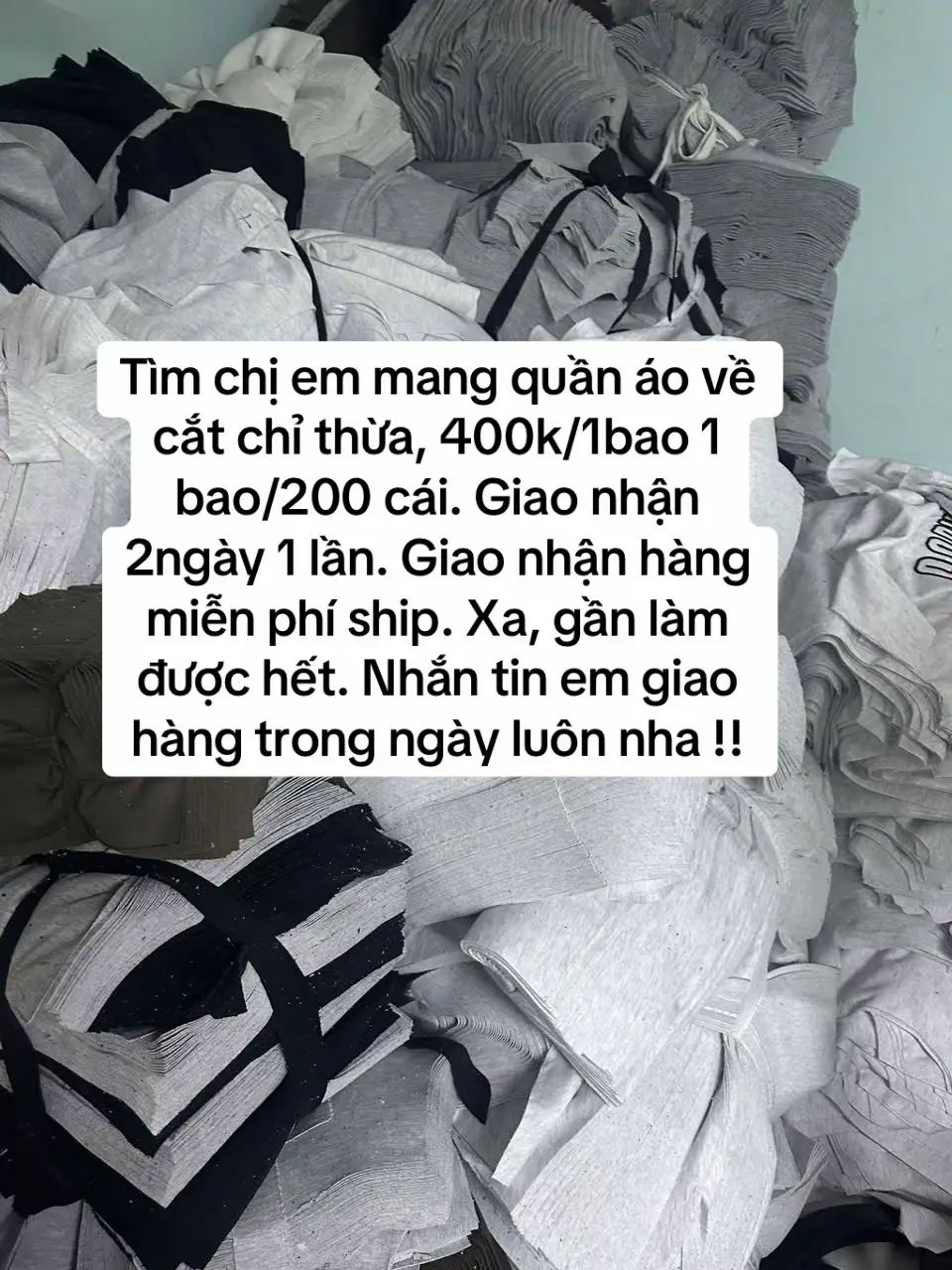 Chị em Làm nhắn qua em luôn nha! Để em còn giao trong ngày luôn ạ.#giacongtainha #catchithuaquanao #tuoithocuatoi #viralvideo #giacongmaymac 