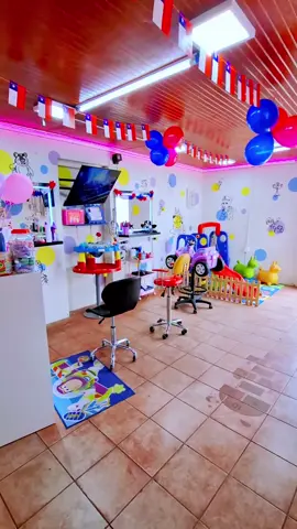 Si estabas en busca de una peluquería magica y especial pars tu peque ya la encontraste peluking te ofrece un trato especial de principio a fin te esperamos  😎🌸 #viral #peluqueria #santiagodechile #corte #niños 