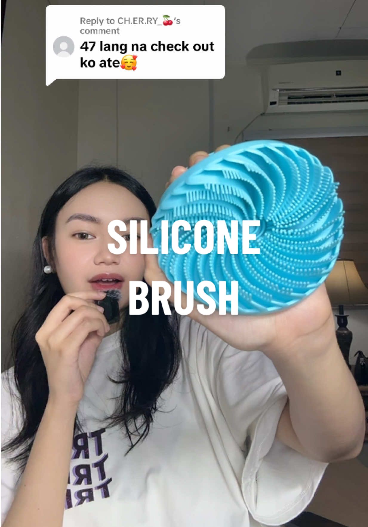 Replying to @CH.ER.RY_🍒 sobrang swerte mo naman sa presyo be. Sana all talaga. Ito naghanap ako ng 2 in 1 silicone bath brush na papantay sa presyo niya. Checkout mo na iyan bago bumalik sa dating presyo. #siliconebrush #bathbrush #2in1siliconebrush #scrub #bodyscrub 