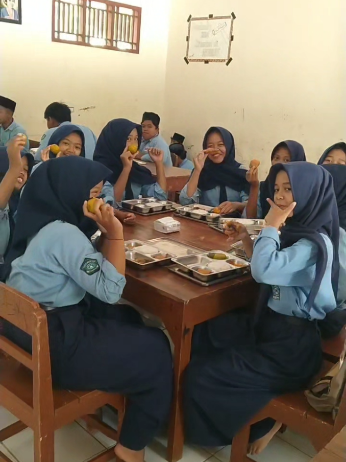 MBG Day 1 MTs Tarbiyatul Athfal Toroh  #MBG #trendmbg #trend  @Mustofa @siyami kangen water 