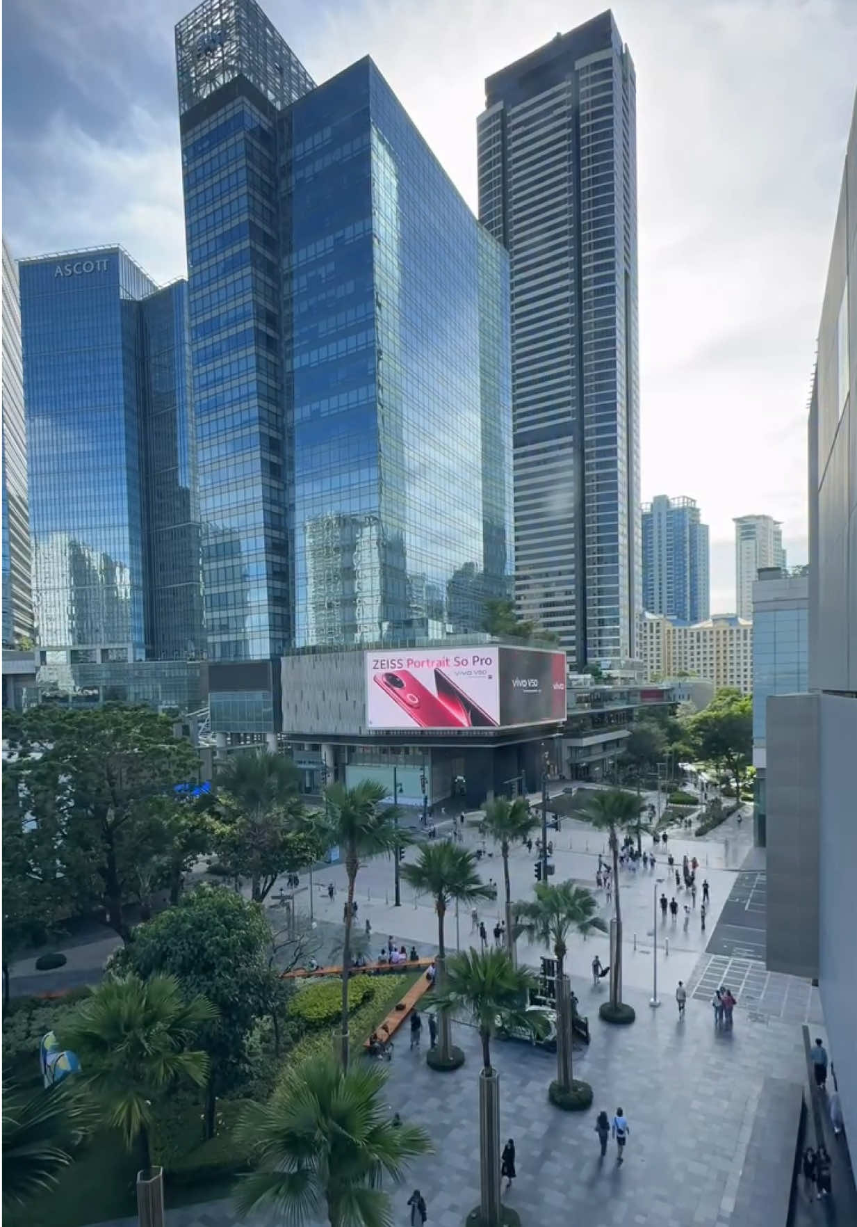 Time moves fast, but the city moves faster. This is BGC⚡⏱️ #BonifacioGlobalCity  Video credits courtesy of: @stefano_cicchini on IG
