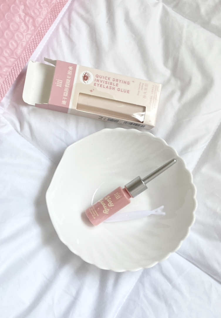 No mess, no stress – just flawless lashes 💕 #xixibeauty #fyp #xixigluelash #eyelashglue #fypシ 