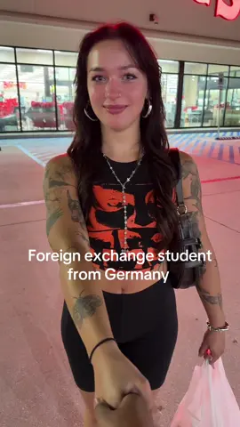 We love herrrr #foryoupage #fypシ #explore #friends #foreignexchangestudent 