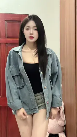 Cần 1 anh ngài eo ạ#xuhuongtiktokk #whosestudio 