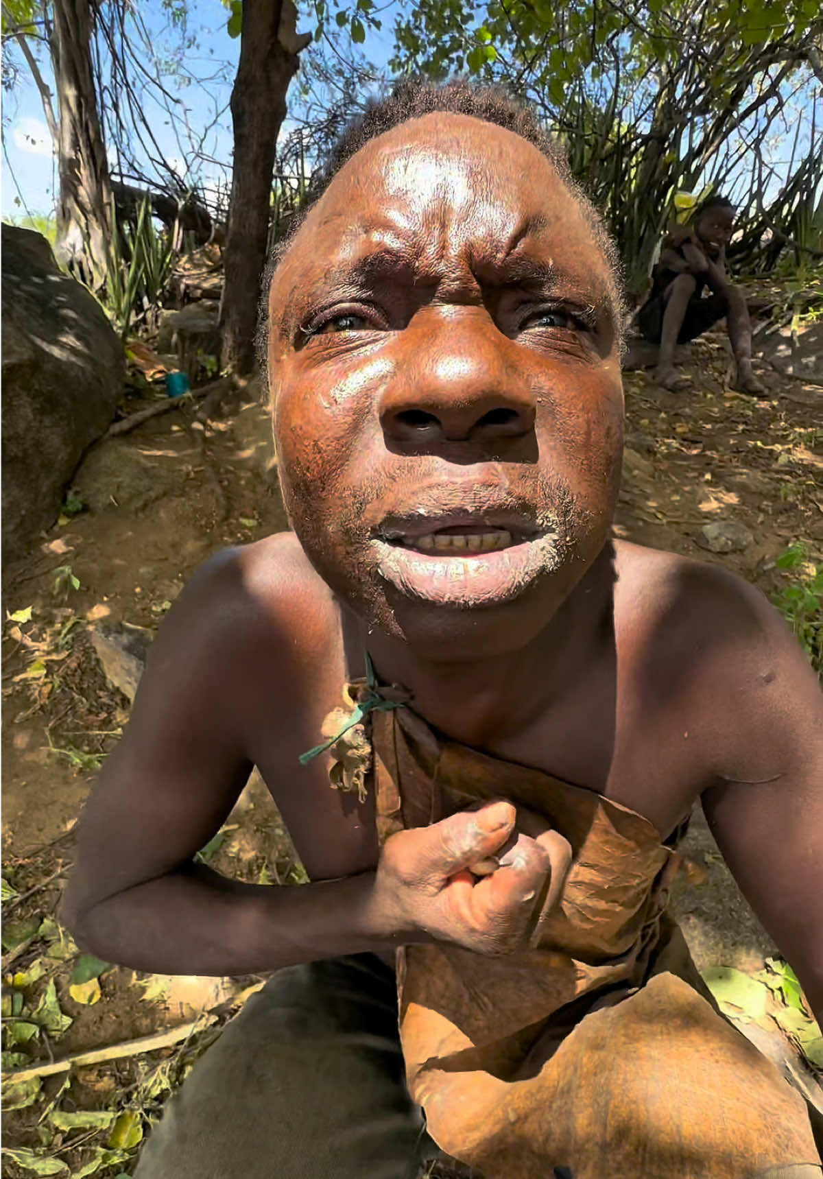 The three chefs added salt once each, and their expressions froze at the moment they drank the soup#hadzabetribe #foryoupage #cooking #chaaba #FoodLover 