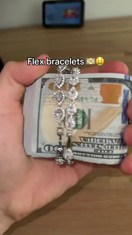 Count my money #ot7quanny #flexbracelet 