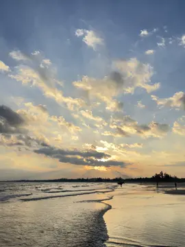 còn yêu anh khong? anh biết em nói có..