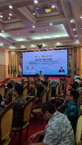 Entry Meeting Pemeriksaan atas Pengelolaan PAD Provinsi Banten dan Operasional pada PT Bank Banten (Perseroda) Tbk Tahun 2024 s.d. Triwulan III Tahun 2025 resmi digelar. Sesuai arahan Gubernur Banten kegiatan ini turut dihadiri oleh Kepala Dinas PUPR Provinsi Banten @Arl Marzan dan Kepala OPD lainnya sebagai bentuk komitmen dalam mendukung transparansi, akuntabilitas, serta tata kelola keuangan daerah yang lebih baik. @ABDI BANTEN  @dimyati.natakusumah  @arl.marzan   #DPUPRBantenAmbilPeran 