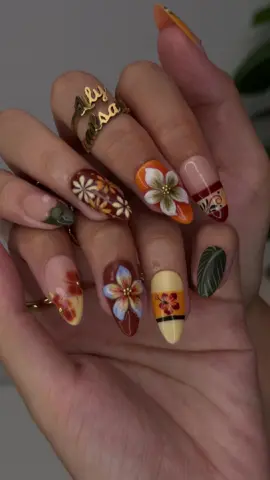 When you wear Tahitian, you carry both the island sun and the fire within ❤️#pressonnails #nailsoftheday #fallnail 