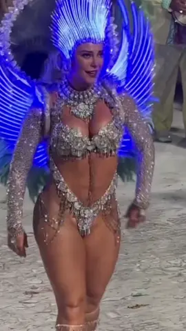 A dona da po#&a toda! 🤩😍👏💚❤️🤍 #paolla #granderio #rainha #diva #sambae 