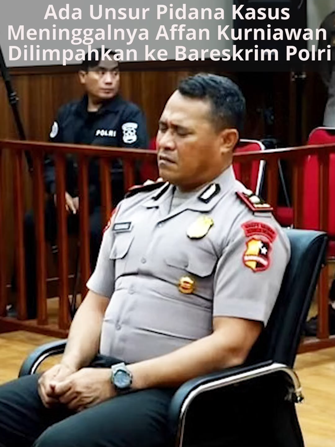 Ada Unsur Pidana Kasus Meninggalnya Affan Kurniawan Dilimpahkan ke Bareskrim Polri Pelimpahan dilakukan usai menetapkan ada unsur pidana dalam insiden itu berdasarkan hasil gelar perkara.Trunoyudo menyebut berdasarkan hasil gelar itu, penanganan kasus pidana tewasnya Affan Kurniawan dilimpahkan ke Bareskrim Polri. Pelimpahan kasus telah dilakukan sejak Selasa, (2/9). #affankurniawan #SidangKodeEtikPolri #RantisBrimob #Dipecattidakhormat #KompolCosmasKajugae