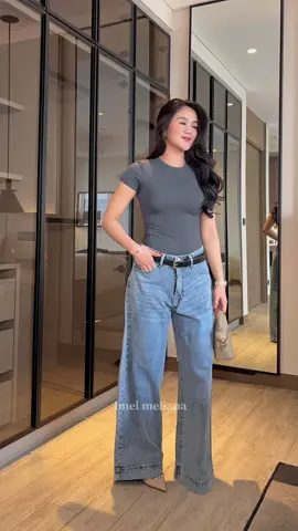 Trik biar kelihatan tinggi? Cukup pakai wide leg jeans ✨ Casual look tapi tetap on point 👖 #jeanswideleg #jeansoutfit #celanajeans #outfitideas #grwm 