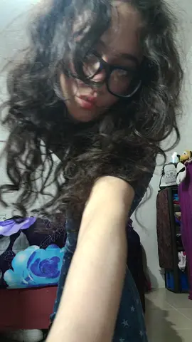 #curly #actress #model #jellyfish #outfit 