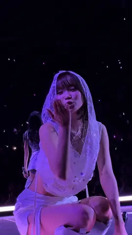 Almost fainted. #lesserafim #chaewon #newark 