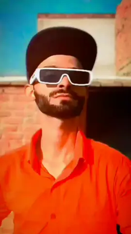 💪👑🤨