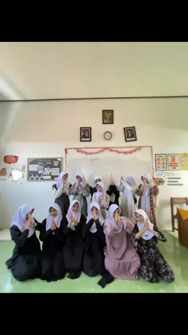 9c x 8c=⭐️@eigth ceh #fyp #masukberandafypシ next time kelas lain dong🤭