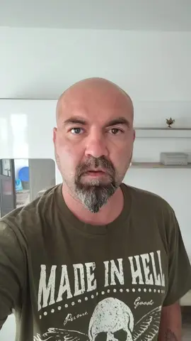 #război #suveraniști #pamflet #idioți #România 