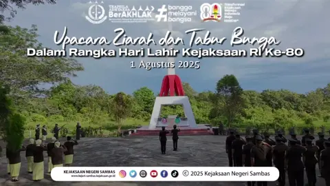 Pada hari Senin, tanggal 01 September 2025, bertempat di Tamam Makam Pahlawan Kabupaten Sambas, Kepala Kejaksaan Negeri Sambas, Daniel de rozari, S.H., M.H.Li. beserta seluruh jajaran Kejaksaan Negeri Sambas dan Cabang Kejaksaan Negeri Sambas di Pemangkat beserta Ketua Ikatan Adhyaksa Dharmakarini Daerah Sambas, Ny. Monika Daniel dan jajaran melaksanakan kegiatan Upacara Ziarah dan Tabur Bunga yang merupakan salah satu rangkaian kegiatan Kejaksaan Negeri Sambas dalam memperingati Hari Ulang Tahun Kejaksaan Republik Indonesia yang ke - 80 tahun. Kegiatan ini bertujuan untuk menumbuhkan dan menguatkan rasa cinta tanah air serta semangat kebangsaan di kalangan seluruh pegawai Kejaksaan Negeri Sambas, Dengan mengenang pengorbanan para pahlawan, pegawai Kejaksaan Negeri Sambas diharapkan dapat mengambil inspirasi untuk menjalankan tugas dan fungsinya sebagai aparat penegak hukum dengan penuh integritas, dedikasi, dan profesionalisme demi keadilan bagi masyarakat. #KejaksaanRI #kejatikalbar #kejarisambas #adhyaksa #sambas 