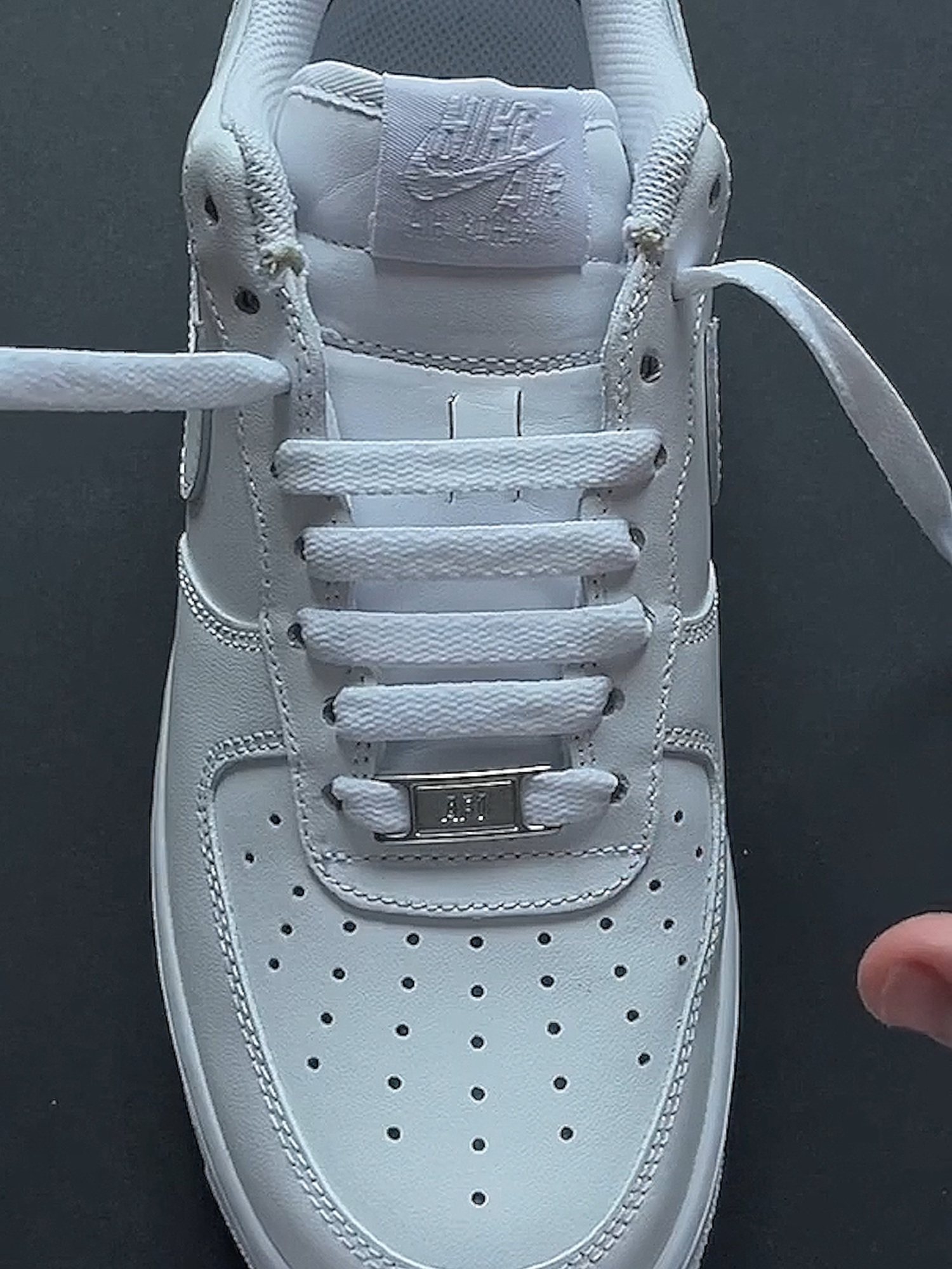 มาเรียนรู้วิธีผูกเชือกรองเท้า Nike แบบ Bar Lace ง่าย ๆ สวยงาม ใส่แล้วดูเท่ห์ขึ้นทันที! เหมาะสำหรับสายสตรีทและแฟชั่นรองเท้า#NikeStyle #BarLace #ผูกเชือกรองเท้า #รองเท้าแฟชั่น #HowToTieShoes #SneakerHack #สายสตรีท #TikTokแฟชั่น #ง่ายและสวย #รองเท้าNike#TikTokShoes #shoediy #shoes #NIKE #StreetStyle #kicknexus