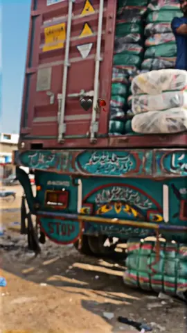 Used clothing 03455562137 cath us on WhatsApp 🙂#rafoolundaexplore #usedclothing #wholesaler #china #container 