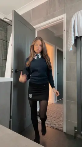 First day🥴 #fyp#brunnete #firstdayofschool #viral #noboys @Wf7_leo 