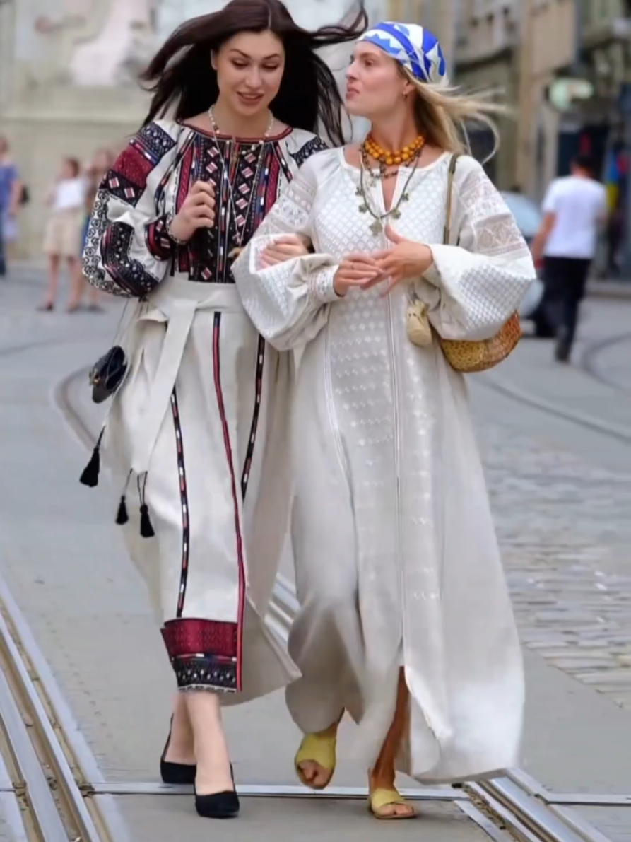 penuh wanita cantik dan ramah pada pria asing. Mengapa wanita Ukraina disebut-sebut sebagai salah satu yang tercantik di dunia? Temukan jawabannya dalam video ini! Mereka bukan hanya cantik, tapi juga ramah dan hangat terhadap pria asing.    #ukraine🇺🇦  #faktaunik  #faktadunia #faktamenarik  #viral 