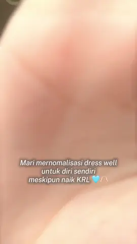 Dress well meski naik KRL? Normal aja kok. Kan bukan buat orang lain, tapi buat kita sendiri. 👌

#Relate #Dresswell #ClassyMuslimOutfit #Nobby #LestariCollection 