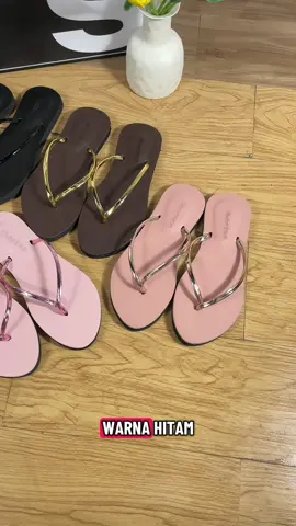 jadi kalian pilih yang warna apa nih cek keranjang kuning sekarang🥰🥰 #sandalwanita #viraltiktok #sandaljepitwanita #4u 