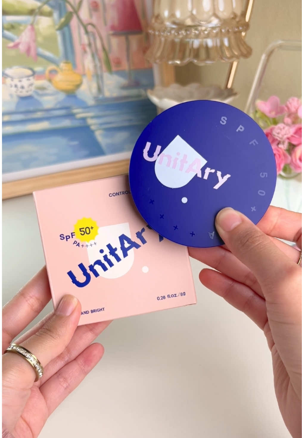 Akhirnya punya juga sunscreen powder butuh bgtt buat reapply sunscreen diatas makeup 🥹 • • • #unitary #sunscreenpowder #sunscreen #reapplysunscreen #makeup 