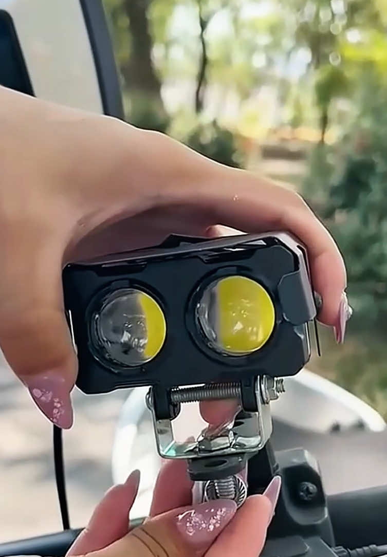 Buyers must know: source factory spotlights are 30% lighter than wholesalers—easier installation, more popular with end-users#travelhematramadan #motorparts #murahnikmatlezat #fyp #factory #foryoupage #motorcyclelights #light #fypシ゚ #B2B #RamadanDiTikTok #lampumotorleddepan #lightfactory #LearnOnTikTok #foryou #viral #wholesale #lampu #motorcyclesoftiktok #永康越海 