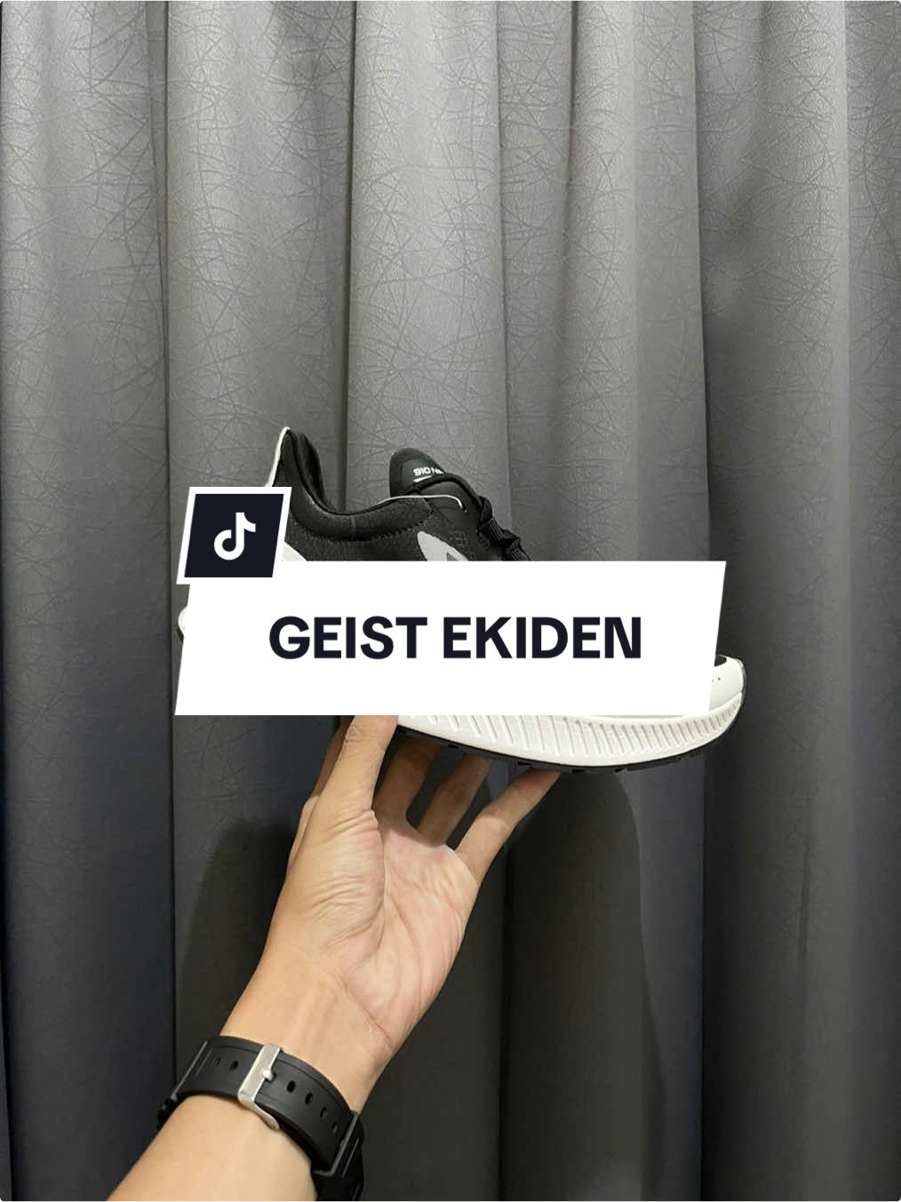 Ringan, responsif, dan siap nemenin setiap kilometer! 910 Geist Ekiden – sepatu running kece buat kamu yang pengen speed + style. 💸 Harga ramah kantong, kualitas mantap. Stok terbatas, jangan sampe kehabisan! #910Running #geistekiden #910 #sepaturuning 