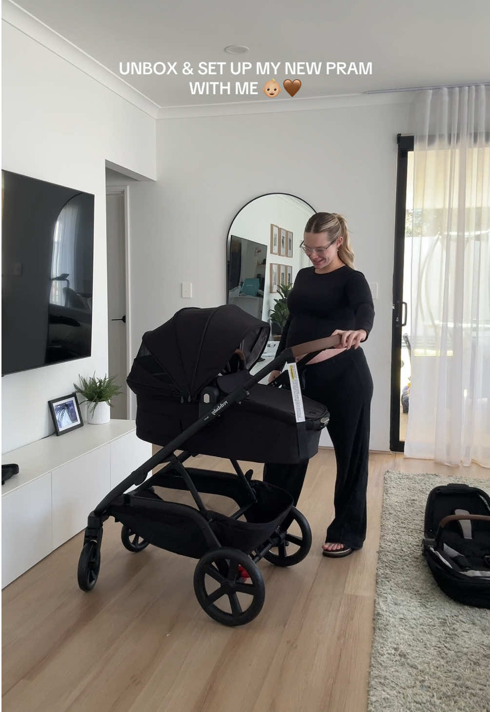 I love how this can grow with our family! I purchased capsule adapters and the buggy board for Evi also! @redsbaby  💌 gifted  #pram #unboxing #redsbaby #doublepram #nesting 