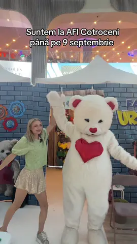 🧸 Fabrica de Ursuleți ajunge la AFI Cotroceni! 📍 Zona Food Court, pe patinoar 📅 3-9 septembrie 2025 🕙 10:00 – 22:00 Hai să trăiești magia copilăriei la cel mai iubit atelier de pluș! Alegi ursulețul preferat, îl umpli cu pufoșenie, îl îmbraci, îi adaugi accesorii și îl iei acasă ❤️ 🎨 În plus, cei mici se pot bucura și de desene cu nisip colorat și pictură pe față pentru un plus de distracție și creativitate ✨ Iar pe 9 septembrie, de Ziua Internațională a Ursuleților de Pluș, am pregătit multe surprize speciale. Stai aproape să le descoperi! 📌 Activitate potrivită pentru toate vârstele. Distracție garantată pentru copii și părinți deopotrivă #FabricadeUrsuleți #AFICotroceni #AtelierPluș #ZiuaUrsuletilor #AtelierCopii             