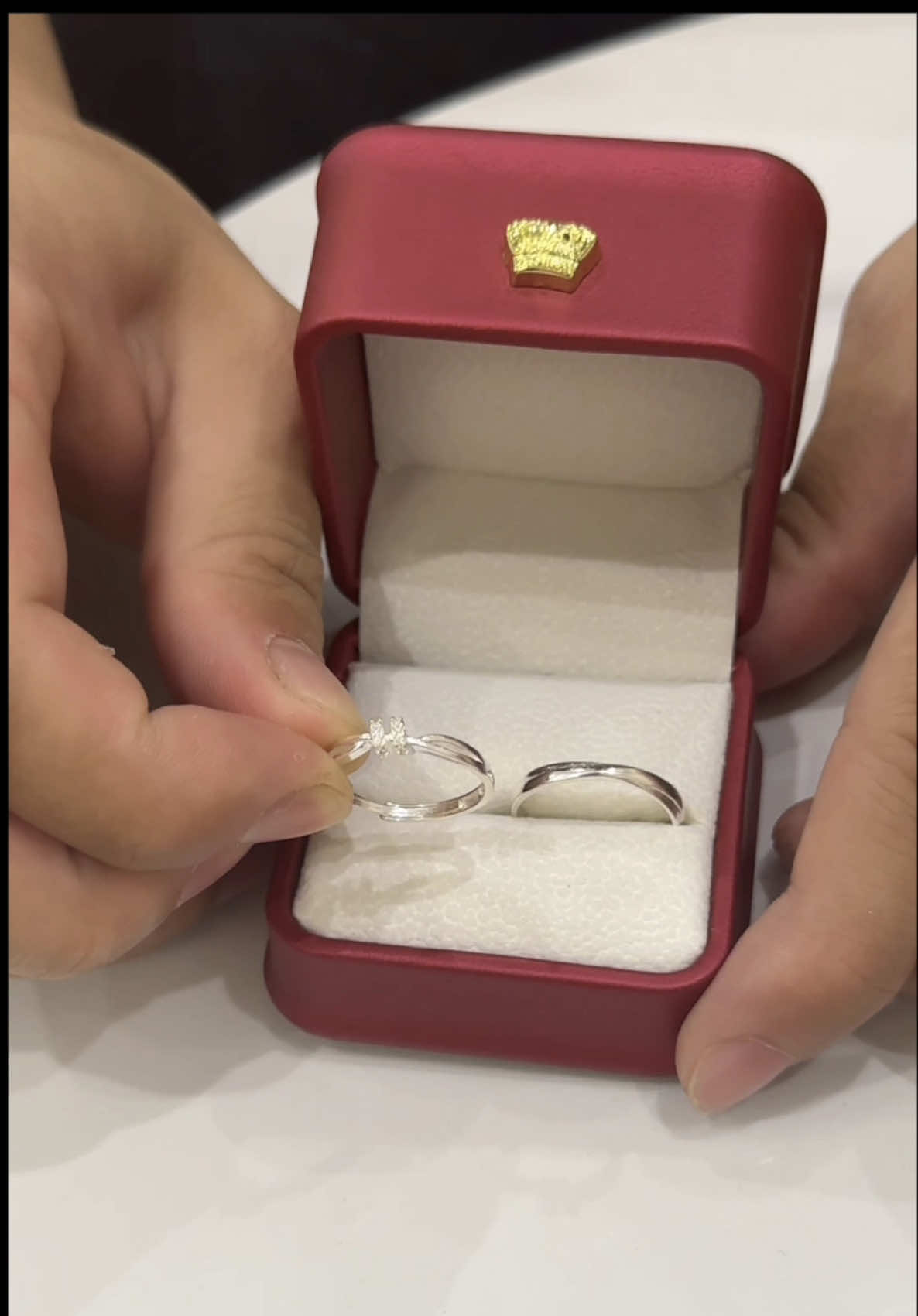 Cặp nhẫn đôi kéo chúng mình gần lại bên nhau #quatangnguoiyeu #quatangbangai #nhandoi #nhancap #duysonsilver 